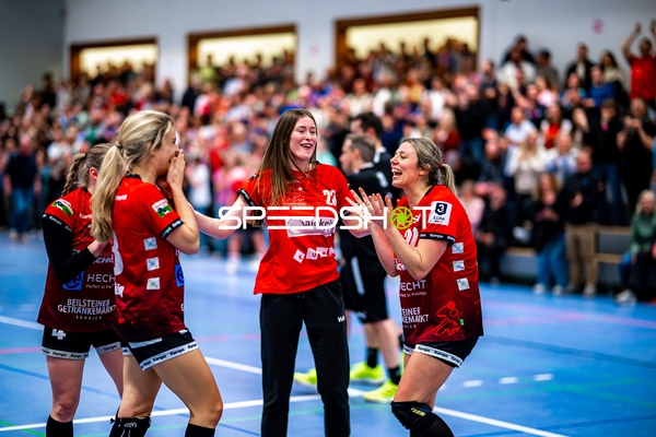 Nina Dierolf (23, SG Schozach-Bottwartal) und Hannah Hönig (3, SG Schozach-Bottwartal) feiern