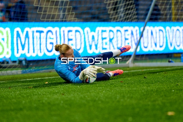 Torwartparade von Laura Dick (1; TSG Hoffenheim Frauen)