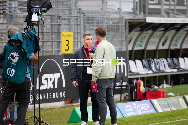 Interview am Spielfeldrand