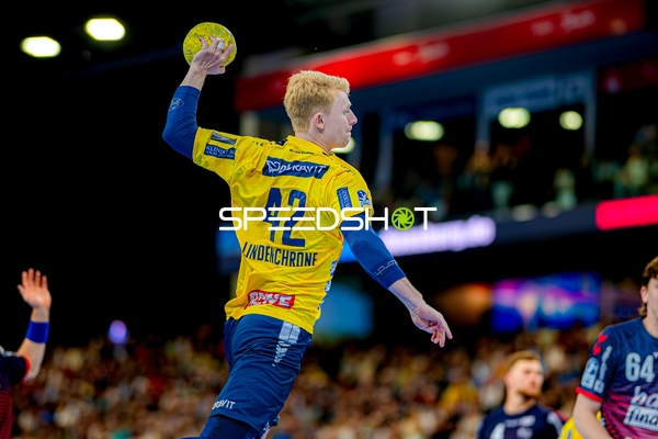 Wurf Jon Lindenchrone Andersen (42;Rhein Neckar Löwen)