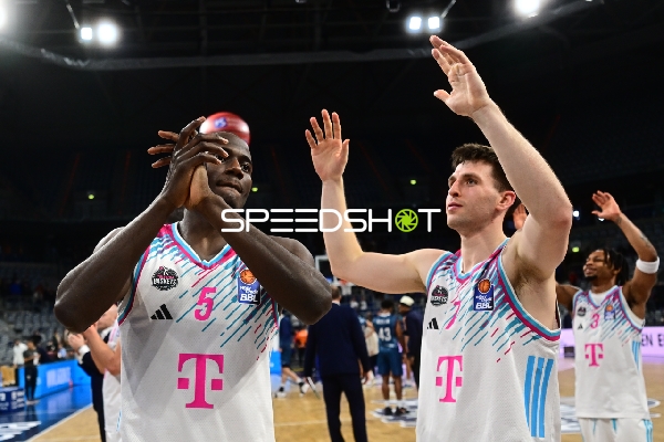 Szene mit Grayson Murphy (7; Telekom Baskets Bonn) und Zachery Cooks (3; Telekom Baskets Bonn)