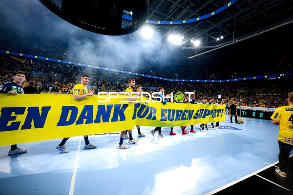 Rhein-Neckar Löwen mit Banner