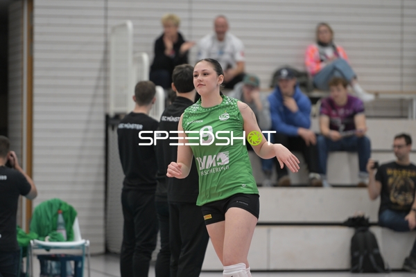 Volleyball-Situation mit Emilia Jordan (9; USC Münster)