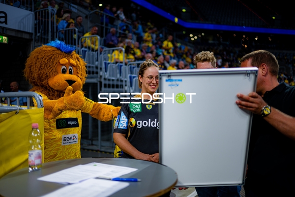 Maskottchen am Spielfeldrand