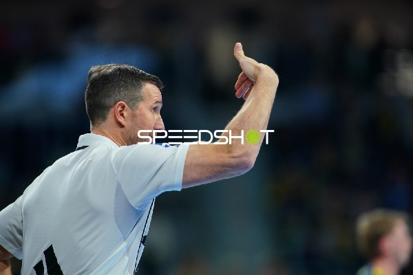 Trainer Torsten Jansen (0, HSV Hamburg) gibt Anweisung