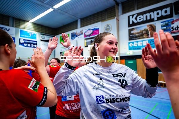 Hanna Krause (12, SG Schozach-Bottwartal) feiert mit Team