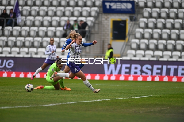 Spieler am Strafraum