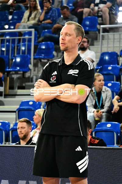 Trainer Christian Held (Assistant Coach; Rasta Vechta) an Seitenlinie