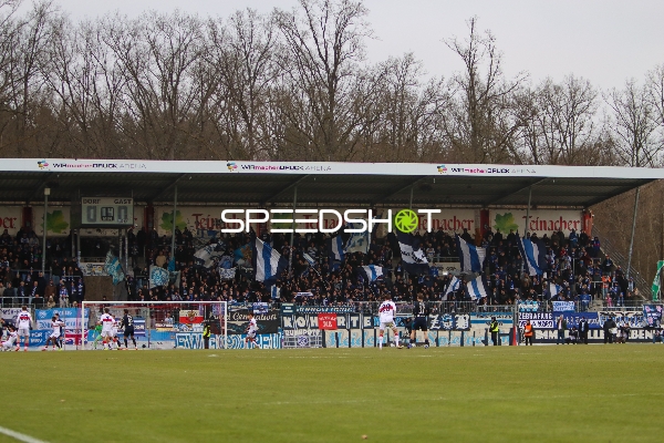 Spielszene mit beiden Teams