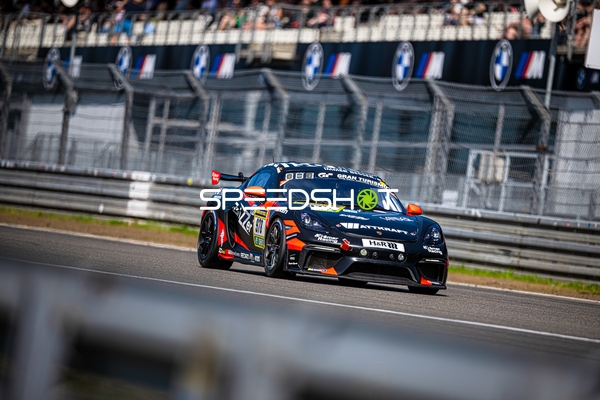 Porsche 718 Cayman GT4 Clubsport auf der Rennstrecke