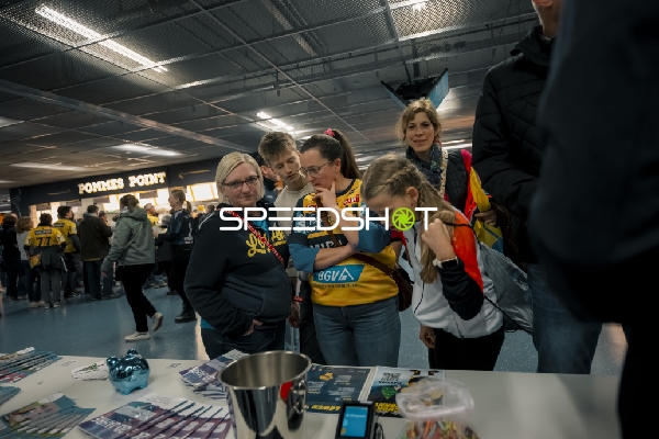 Fans in der SAP Arena