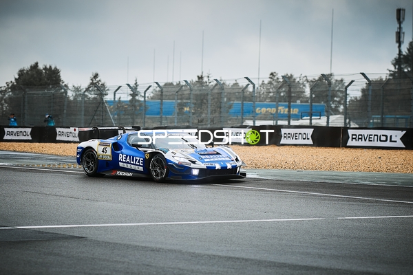 REALIZE KONDO RACING with Rinaldi (45): Axcil Jefferies, David Perel, Felipe Fernandez Laser, Thomas Neubauer auf nasser Strecke