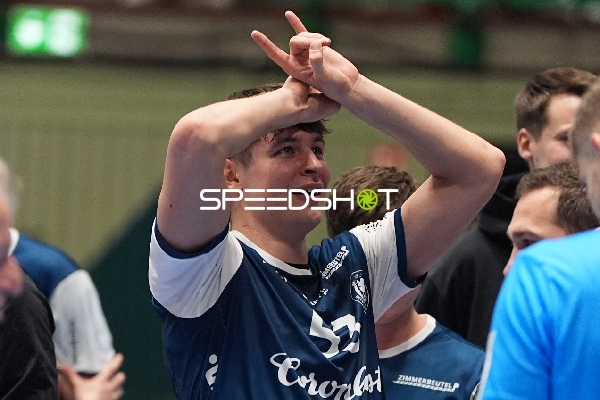 Soeren Steinhaus (53; Bergischer HC) jubelt