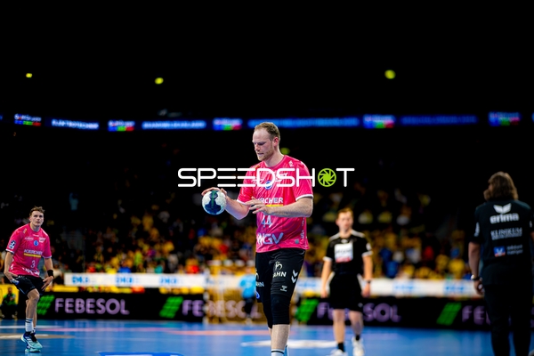 Ballkontrolle durch Spieler Nummer 44