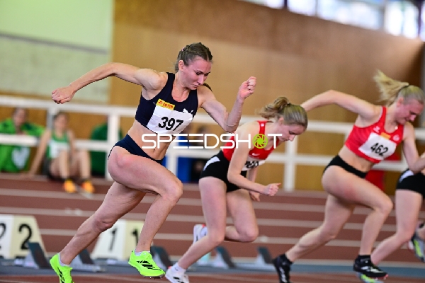 Start mit Kaul Emma (397; USC Mainz) vorne