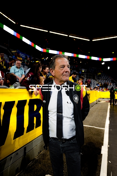 Offizielle Person am Spielfeldrand