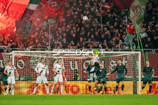 Spannende Torraumszene