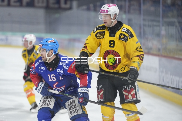 Kampf um Puck in Swiss Arena