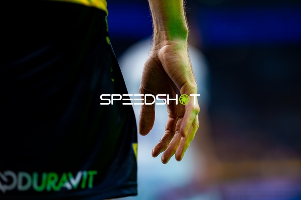 Hand und Trikot eines Spielers