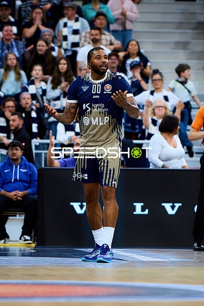 DJ Horne (0; MLP Academics Heidelberg) zeigt Emotion