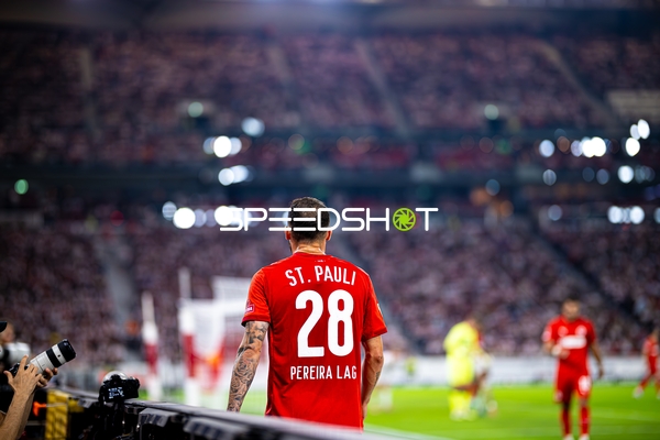 Spieler Mathias Pereira Lage (28; FC St. Pauli) auf dem Feld