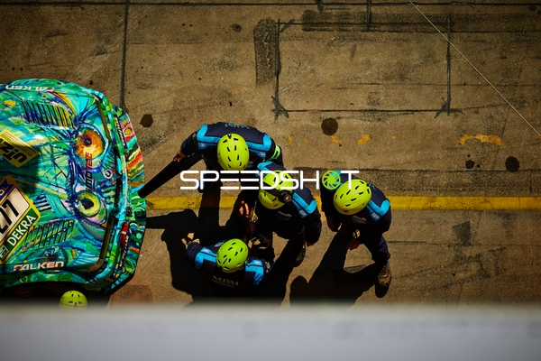 Mechaniker in der Boxengasse