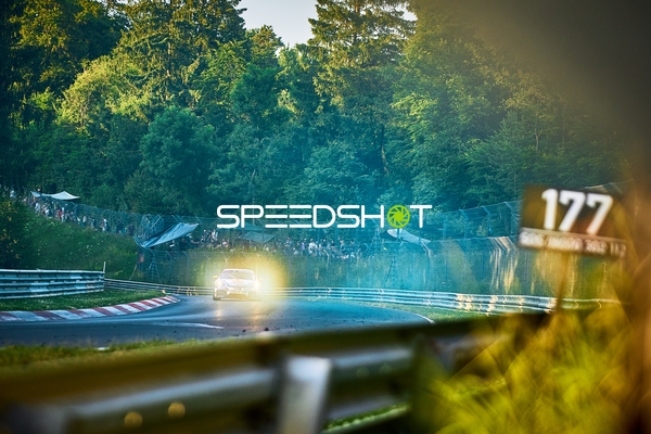 Rennfahrzeug auf der Nordschleife