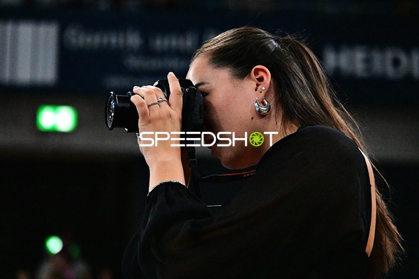 Fotografin mit Kamera