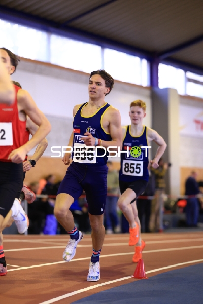 Läufer mit Startnummer 856 in Aktion