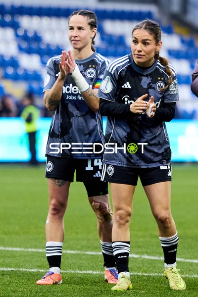 Spieler applaudieren gemeinsam