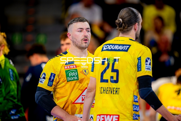 Spielszene Olle Forsell-Schefvert (25;Rhein Neckar Löwen), Jannik Kohlbacher (80;Rhein Neckar Löwen)