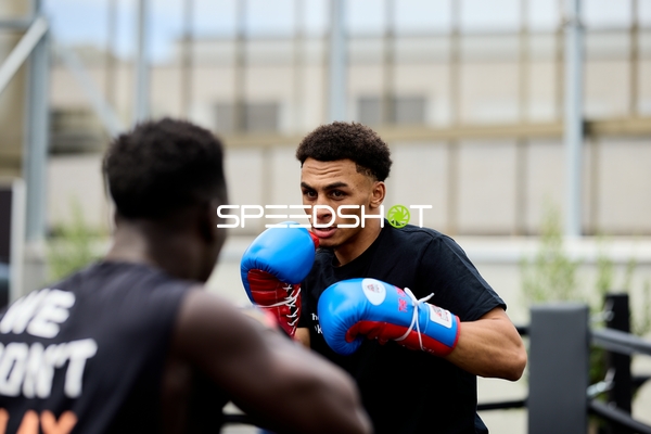 Boxer Alexander Okafor (108; VIP) beim Training