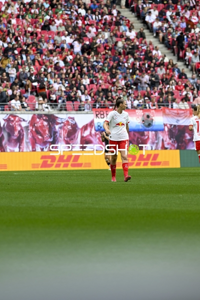 Spielszene mit Julia Magerl (5; RB Leipzig Frauen)
