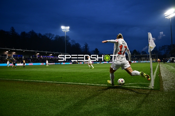 Eckstoß von Klara Bühl (17; FC Bayern München)