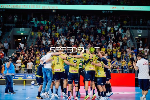 Teamfeier nach einem Sieg