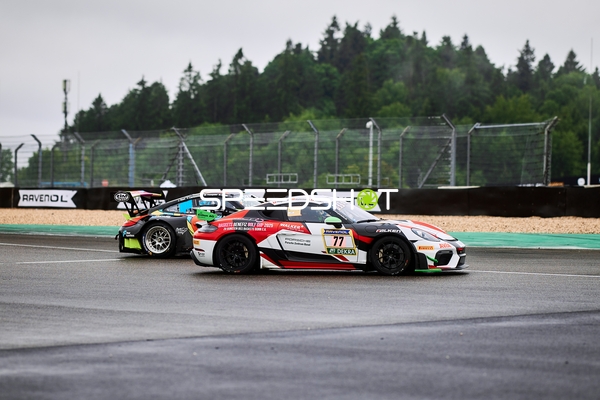 Duell auf nasser Strecke