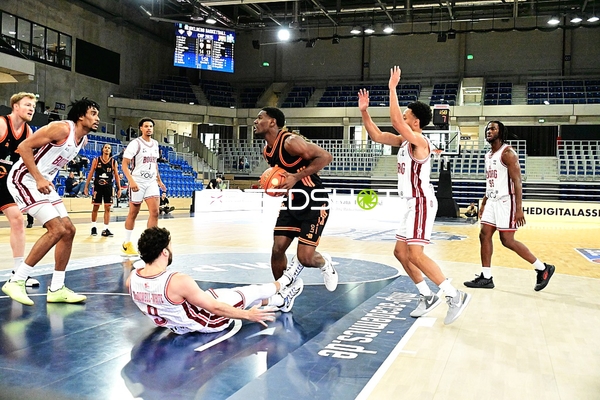 Joschka Ferner (9; Rasta Vechta) in der Paint