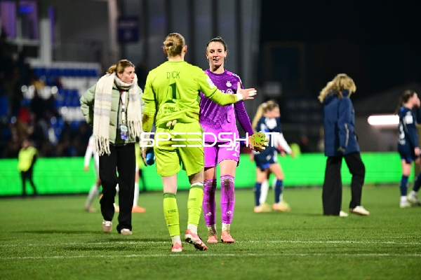 Spielende mit Handschlag