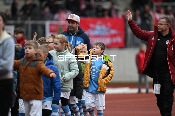 Kinder und Betreuer Einlauf