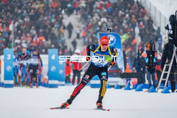 Startnummer 12 in Aktion bei Biathlon Oberhof