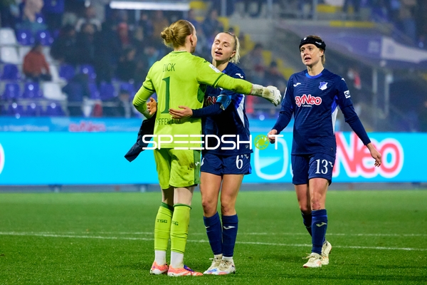 Spielerinnen im Austausch