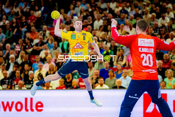 Wurf Tim Nothdurft (8;Rhein Neckar Löwen) gegen 20; SG Flensburg Handewitt