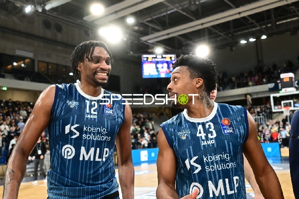 Osun Osunniyi (12; MLP Academics Heidelberg) und Eric Reed Jr. (43; MLP Academics Heidelberg) in Aktion