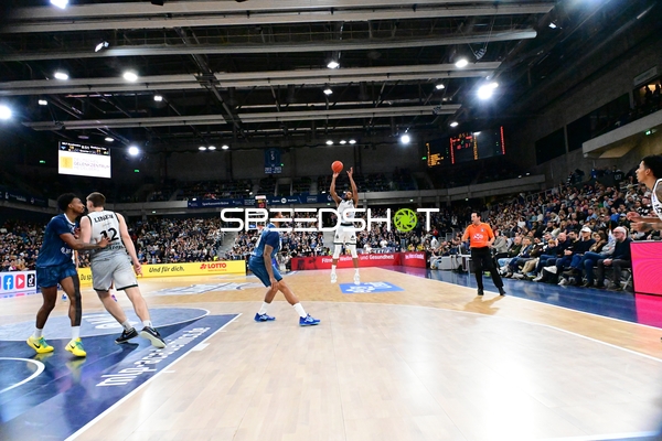 Urald King (20; Gladiators Trier) wirft