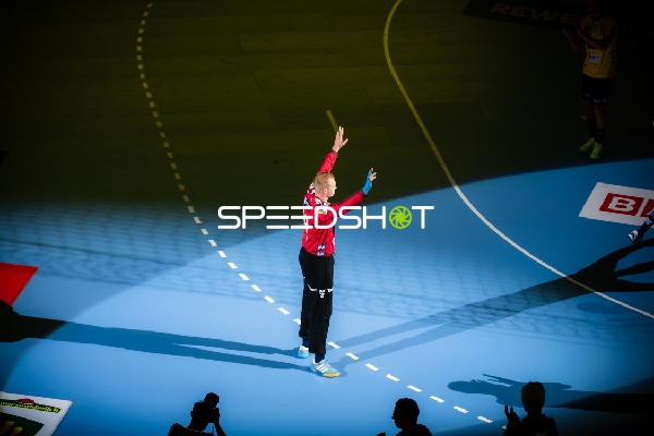 Mike Jensen (20; Rhein Neckar Löwen) steht bereit im Tor