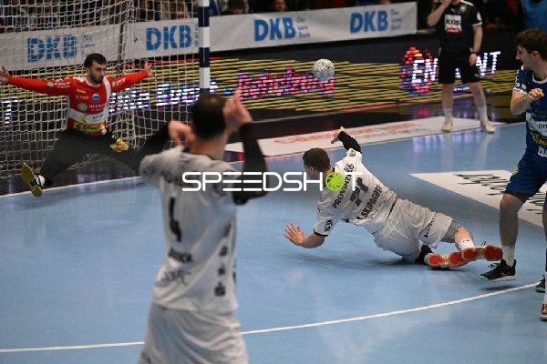 Gonzalo Perez de Vargas (1; THW Kiel) in Aktion