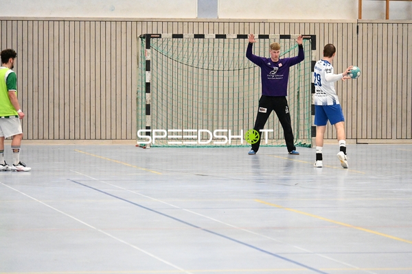 Wurf auf das Tor in der 2. Halbzeit