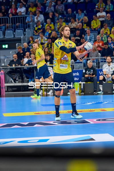 Olle Forsell_Schefvert bereitet einen Pass vor