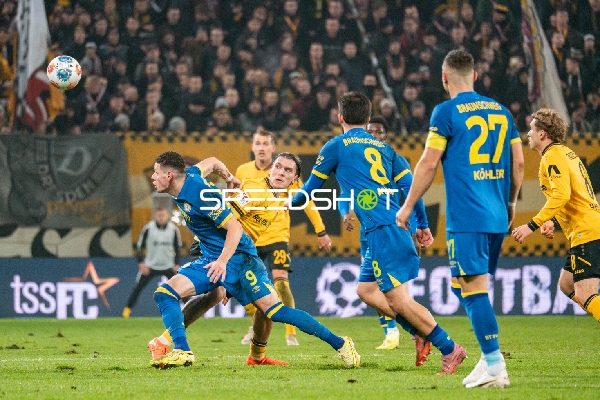 Zweikampf um den Ball