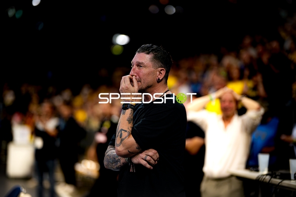 Offizielle Person in Halle